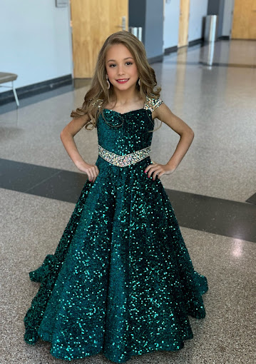 Lulu's Dress and Pageant Shop - Business Photo Gallery Image