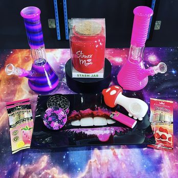 Level Up Smoke Shop - Business Photo Gallery Image
