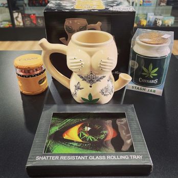 Level Up Smoke Shop - Business Photo Gallery Image
