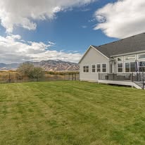 Pineapple House - Kathryn Castor, Broker - Business Photo Gallery Image