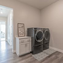 Pineapple House - Kathryn Castor, Broker - Business Photo Gallery Image