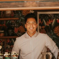 Hidden Gem Traveling Bar - Business Photo Gallery Image